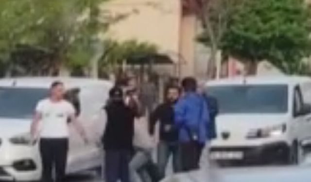 Trafikte gerilim tırmandı! Döner bıçağıyla saldırmaya çalıştı