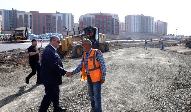 Başkan Akpınar doğukent'te çalışmaları yerinde takip etti