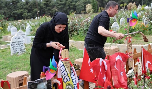 “Ben onu çiçeksiz koymam” Acılı annenin sözleri yürek dağladı