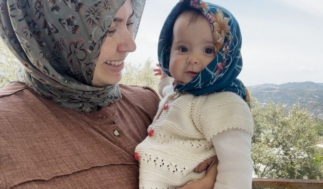 Sürekli gezmek isteyen bebek Gökçe viral oldu