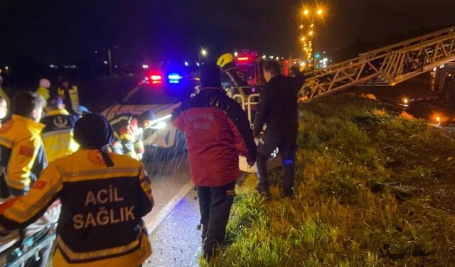 Balıkesir’de yolcu otobüsü devrilmesi sonucu kaza! 3 ölü, 26 yaralı