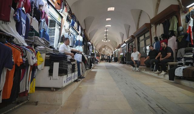 Konteynerden tarihi dükkanlara: Kahramanmaraş Kapalı Çarşı’da ilk kepenkler açıldı
