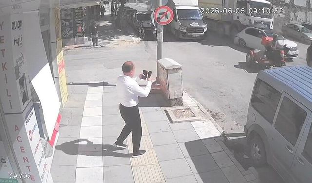 Freni patlayan hafriyat kamyonu zincirleme kazaya yol açtı: O anlar kamerada