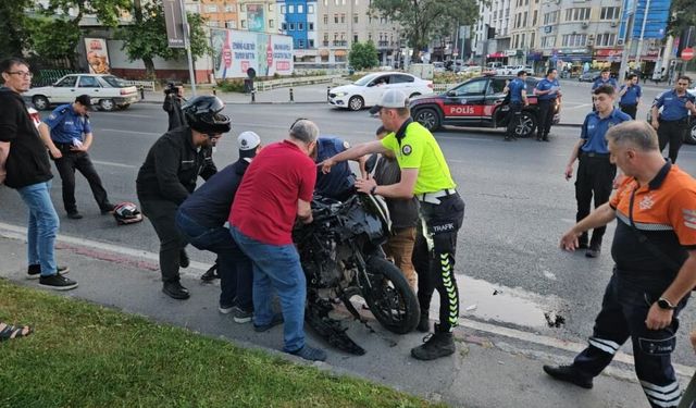 Vatan Caddesi'nde 3 motosiklet birbirine girdi: 1'i ağır 5 yaralı