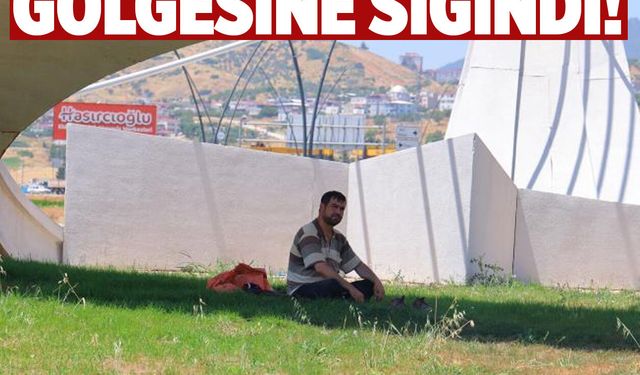 Kahramanmaraş'ta sıcaklık bunalttı: Ay-yıldızın gölgesine sığındı