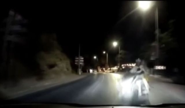 Araç kamerasına yansıyan feci kaza: 2 ölü, taksi yan yattı