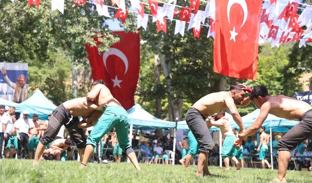 Kahramanmaraş'ta tarihi güreş şöleni: Ödüller dağıtıldı