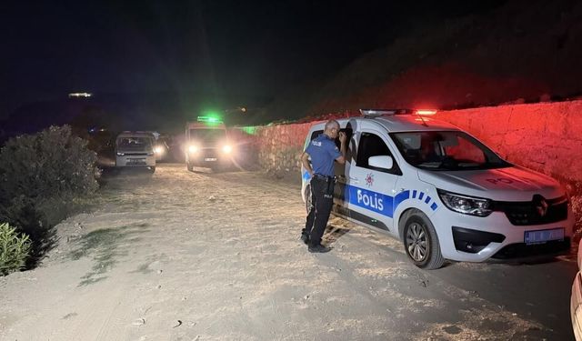 Adana'da Rüzgarlı Tepe'de 1'i kadın 3 kişi vurularak öldürüldü: Saldırgan silahıyla yakalandı