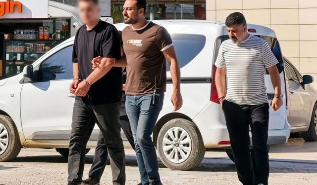 Arkadaşını silah ve bıçakla tehdit etti: Borcunu ödetti