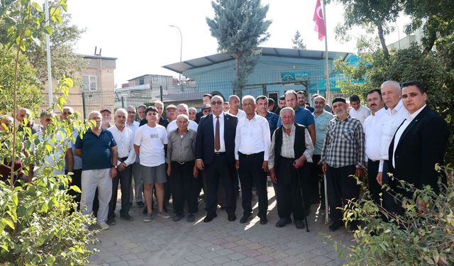 Başkan Akpınar’dan Şeyh Şamil’e halı saha ve bilgi evi hamlesi