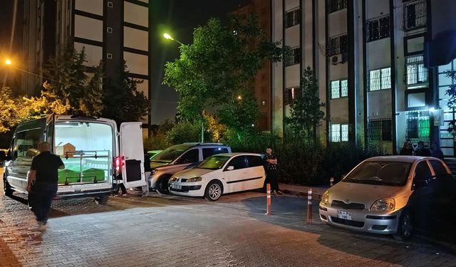 Boşanmak isteyen kadın uykusunda öldürüldü