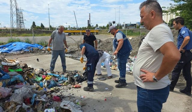 Zonguldak'ta kapı önüne bıraktığı valiz çöpe gitti: Çantadan altın çıktı