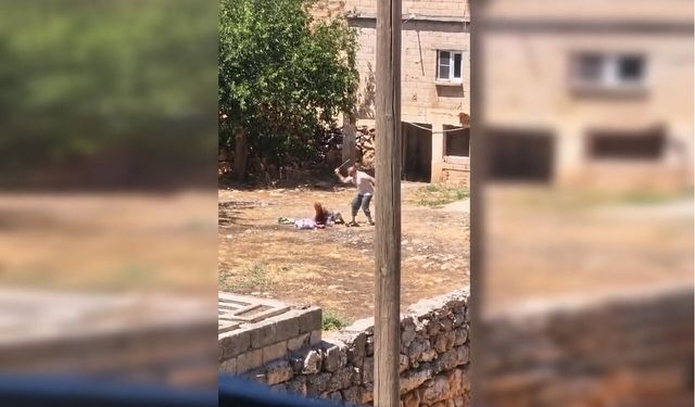 85 yaşındaki annesini sopayla dövdü: O anlar kamerada