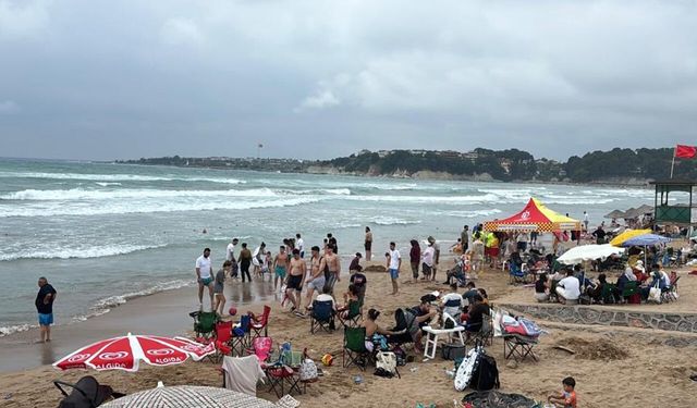 Ablasını kurtarmak için denize girdi: 19 yaşında can verdi