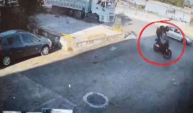Bursa'da feci kaza: Yaya kurtuldu, genç sürücü can verdi