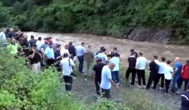 Giresun Görele'de sel faciası: Babayı kurtarmak isteyen anne ve iki kızı hayatını kaybetti