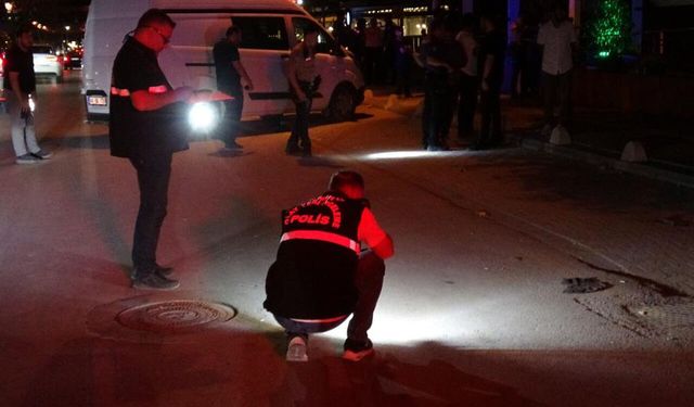 İş yerinin önünde pusu! 2 kurşunla yaralandı