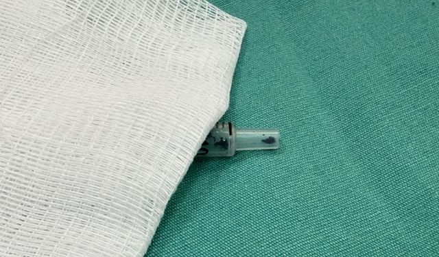İstanbul'da akılalmaz olay: Matkaptan seken vida gözüne kaçtı