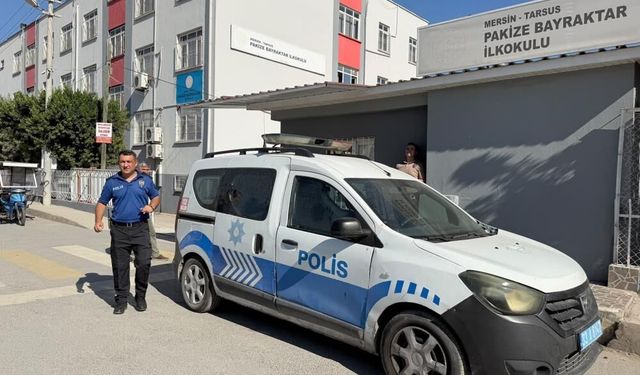 Mersin Tarsus'ta 7 yaşındaki öğrencinin çantasından silah çıktı, baba gözaltına alındı