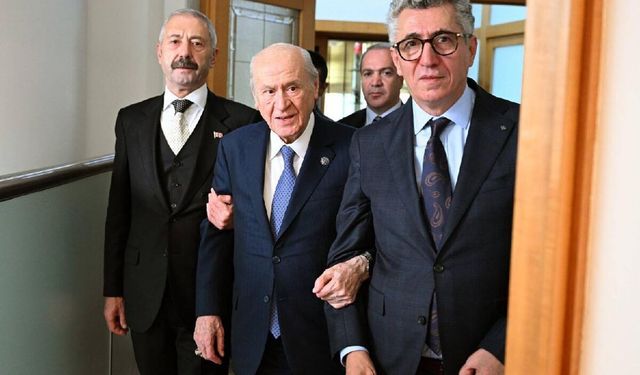 Devlet Bahçeli bir araya getirdi! Sarallar ve Şahinler, MHP Genel Merkezi'nde barıştı