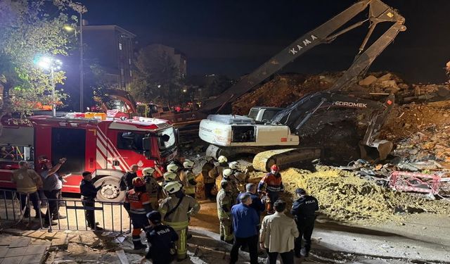Küçükçekmece’de Korkutan Çökme: Ekipler Arama Yaptı