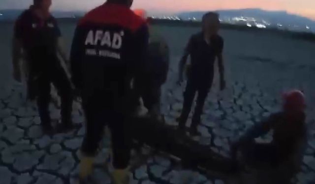 Onikişubat’ta çamura saplanan vatandaş kurtarıldı
