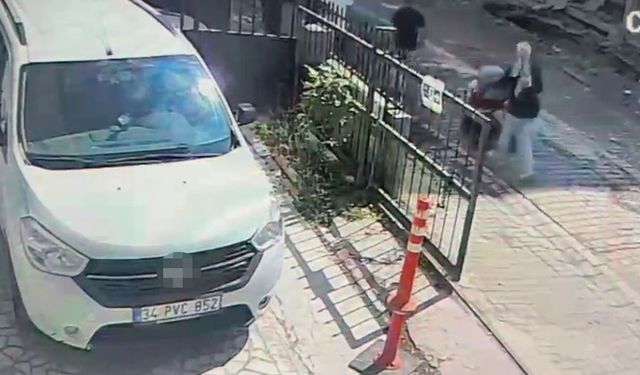 Yıkılan bina yola çöktü, bebekli anne faciadan saniyelerle kurtuldu!