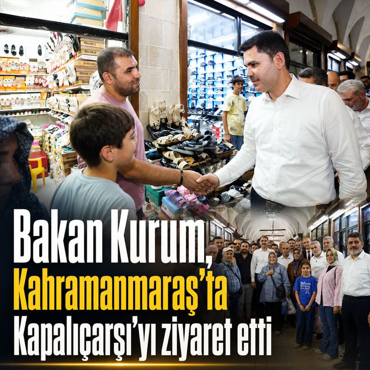 Kapalıçarşı kapılarını açtı: Bakan Kurum'a sembolik hediye