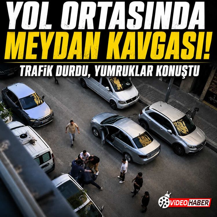 Yol ortasında meydan kavgası!  Trafik durdu, Yumruklar konuştu