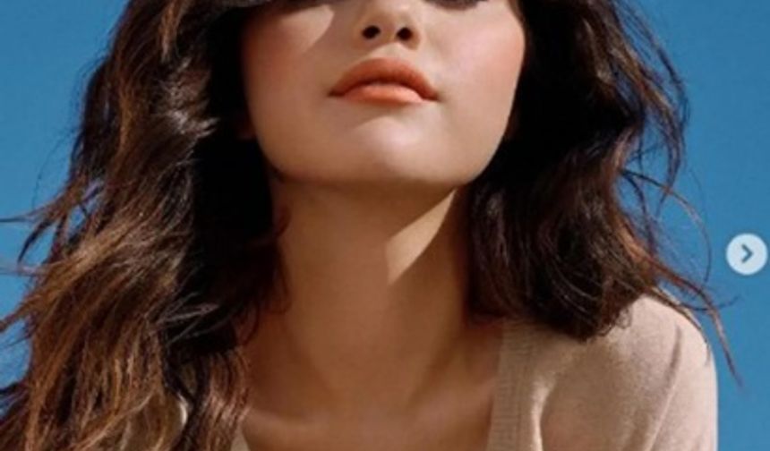 ABD&#039;li ünlü pop şarkıcısı Selena Gomez &quot;imkânsız güzellik standartlarının&quot; akıl sağlığını olumsuz etkilediğini dile getirdi.