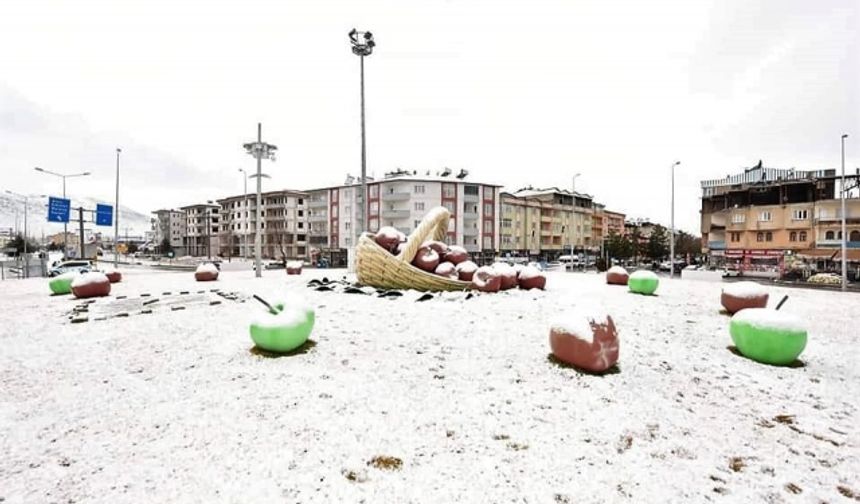 Kahramanmaraş'ta kar yağdı! İşte ilk görüntüler