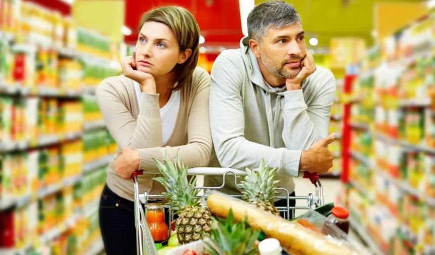 Hükümetin küçük esnafı koruma için hazırladığı zincir market taslağı netleşmeye başladı. İşte, yeni market düzenlemesinin detayları...