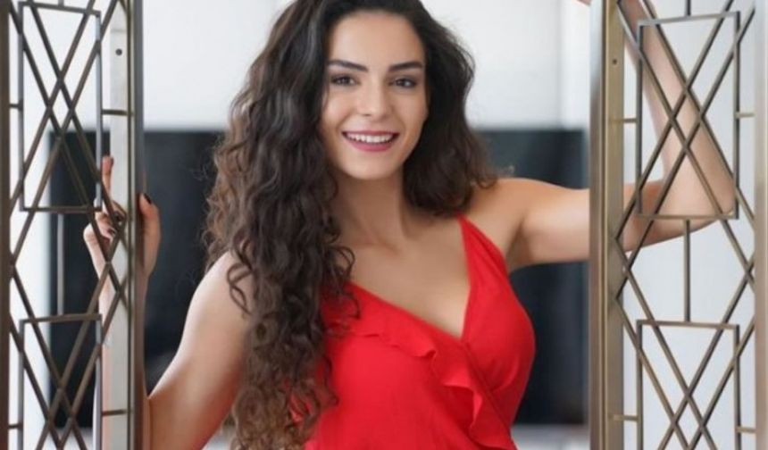 Hercai'nin güzel oyuncusu Ebru Şahin kırmızı elbisesiyle büyüledi!