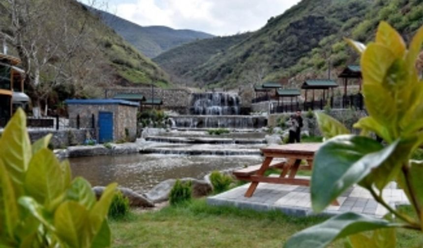 Türkoğlu Belediyesi yaptı! İçine giren bir daha çıkmak istemiyor (Karapınar Su Parkı)