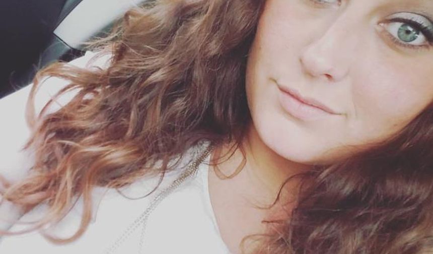29 yaşındaki öğretmenin iki öğrencisini otele götürüp onlarla ilişkiye girdiğinin öğrenilmesi üzerine yetkililer harekete geçti.