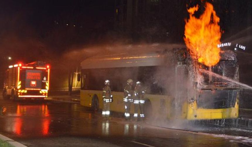 Özel halk otobüsü cayır cayır yandı