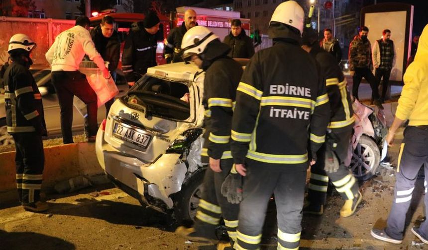 Edirne'de akılalmaz kaza! Kadın sürücü Covid-19 hastası, tır sürücüsü ise alkollü çıktı