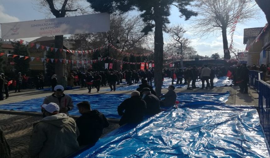 Konya'da miting yapan Cumhurbaşkanı Erdoğan'a şok! Miting meydanları bomboş