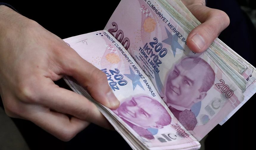 Türkiye'de kredi kartında rekor borç! 1 trilyon TL'yi aştı