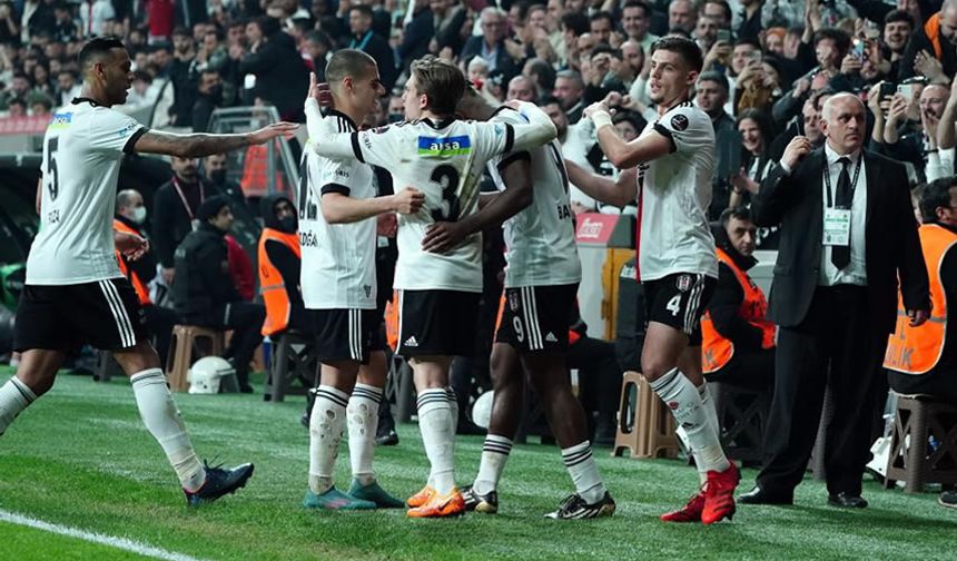 Kara Kartal, Dolmabahçe'de şov yaptı! Beşiktaş, Alanyaspor'u farka boğdu (BJK-Alanya özet izle)