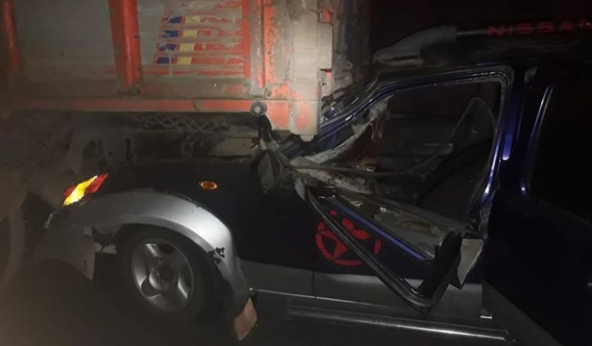 Kahramanmaraş'ta kamyonet, kamyona arkadan çarptı: 5 yaralı