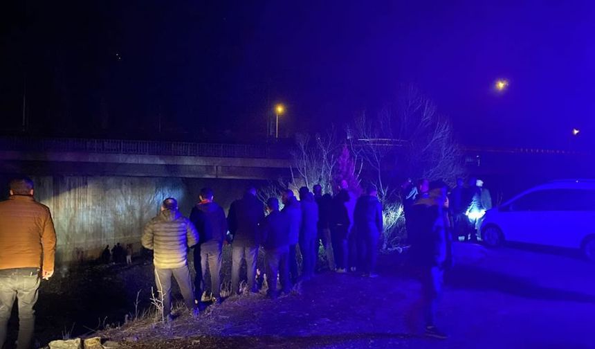 Adana’da kontrolden çıkan otomobil Çakıt Çayı'na uçtu: 1 ölü, 2 yaralı