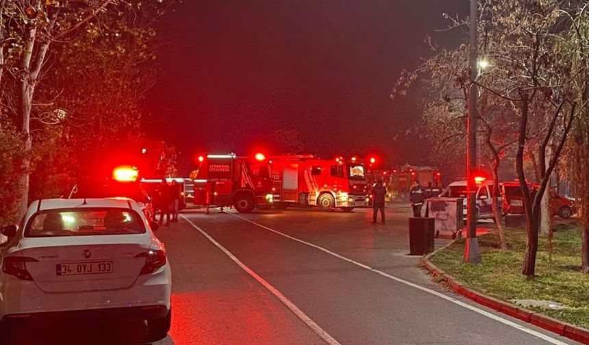 Caddebostan yat limanında tekneler alev alev yandı