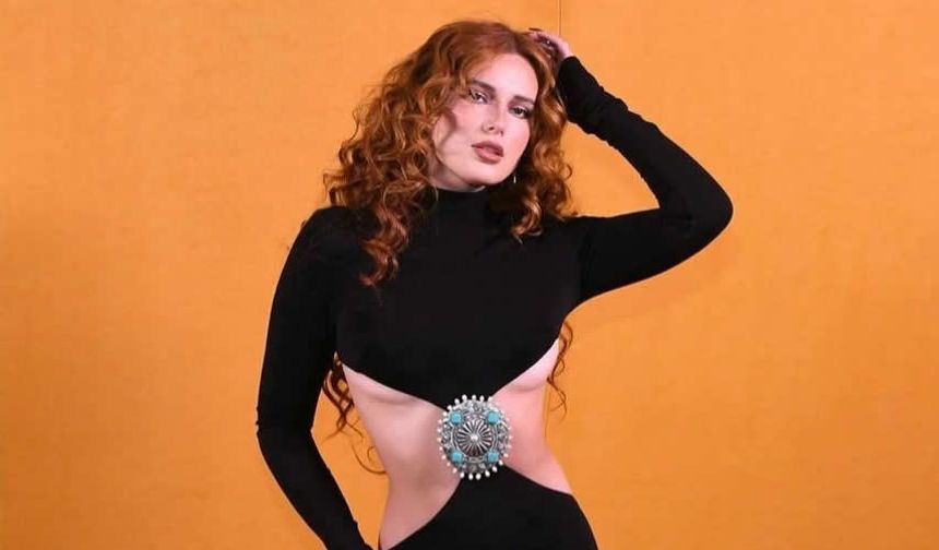 Bikini altı küçük geldi ama umursamadı! Pozları olay oldu...