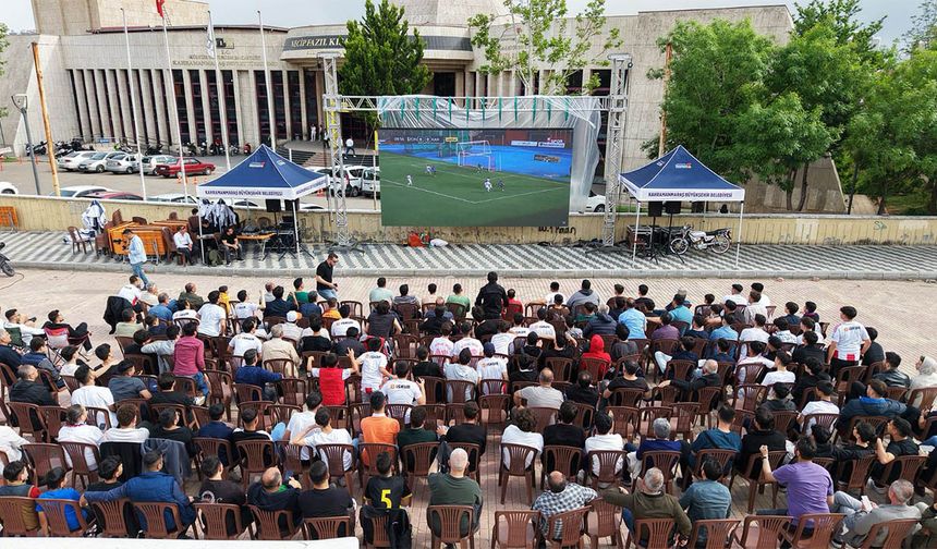 İstiklalspor Tur Atladı, Büyükşehir Heyecanı Dev Ekranda Yaşattı