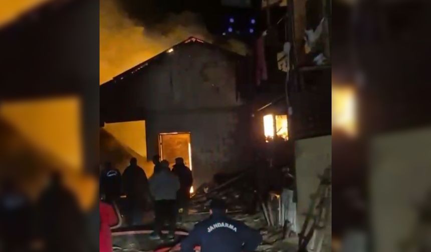 Kahramanmaraş’ta ahır ve garajda çıkan yangın söndürüldü