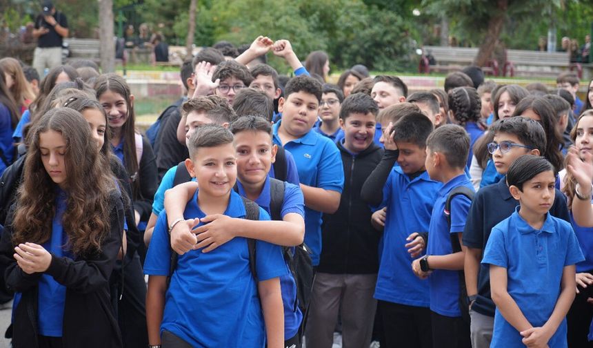 Kahramanmaraş’ta yeni eğitim yılı heyecanı başladı! 246 bin öğrenci ders başında