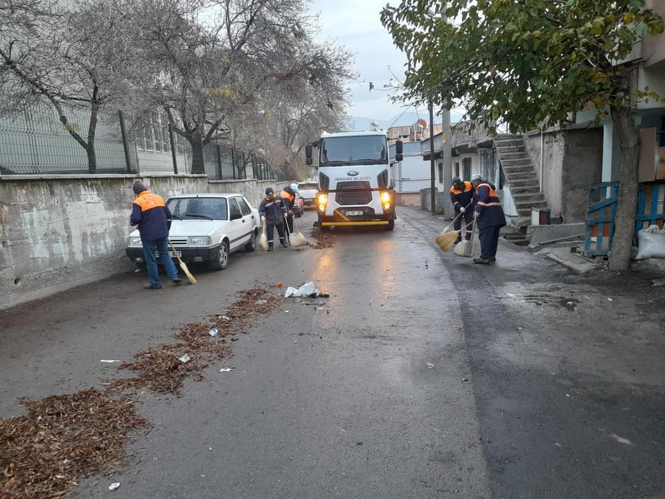 onikisubat-belediyesi-mahalle-ve-sokaklari-temizliyor_4