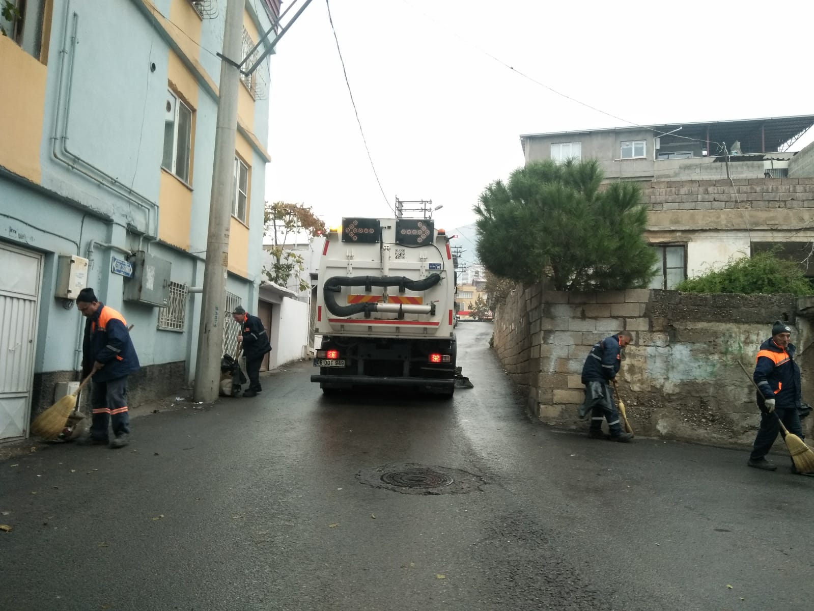 onikisubat-belediyesi-mahalle-ve-sokaklari-temizliyor_5