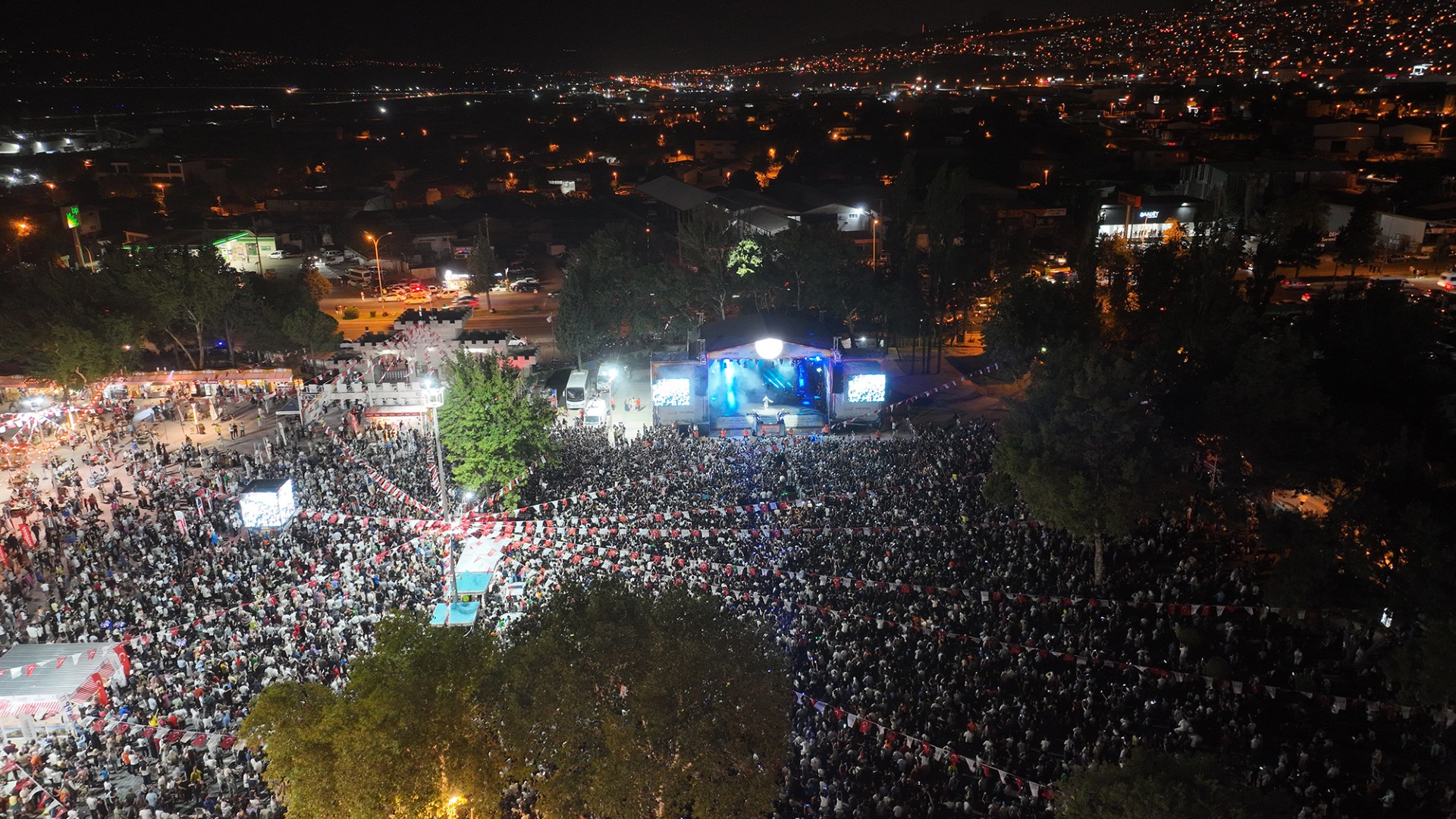 Thumbnail Ceza Konseri (2)